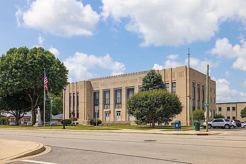 Downtown view of Shelbyville, IN